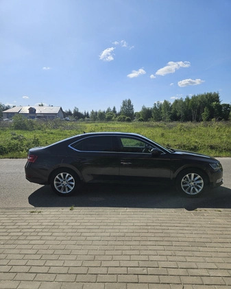 Skoda Superb cena 85000 przebieg: 161000, rok produkcji 2018 z Barczewo małe 191